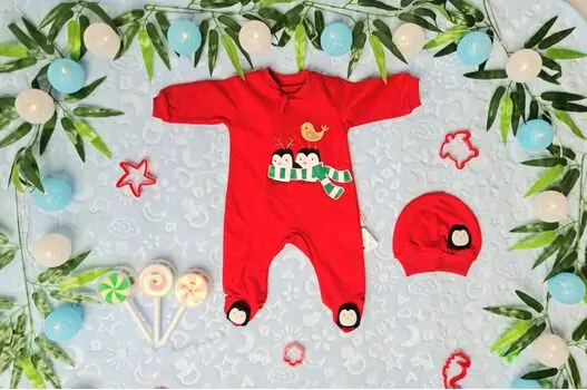 Little Penguin Baby 30070 ჩვილის რომპერი ქუდით