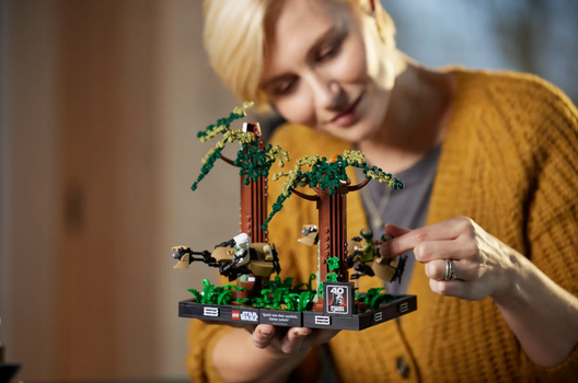 Lego Star Wars 75353 Endor Speeder Chase Diorama, 7 image