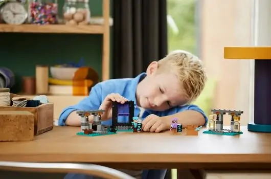 Lego Minecraft 21252 The Armory, 8 image