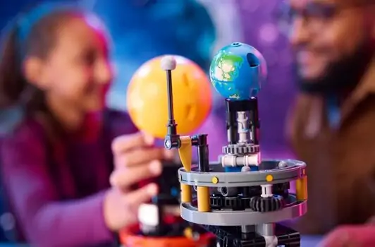 Lego Technic 42179 Planet Earth and Moon in Orbit, 8 image