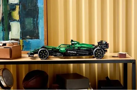 Lego Technic 42240 Aston Martin Aramco AMR25 F1® Car, 20 image