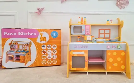 Giraffe Toy Wooden Kitchen With Accessories - ჟირაფის ხის სათამაშო სამზარეულო