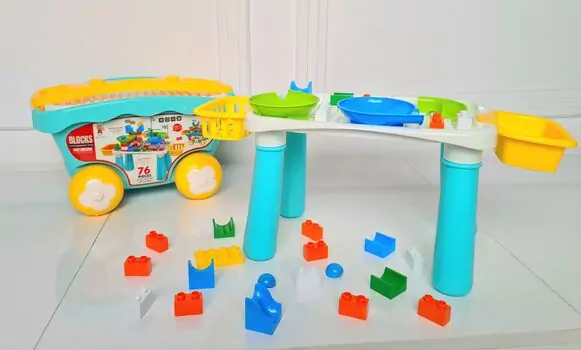 BUCKET BUILDING BLOCK TABLE WITH SLIDE BALL 222-B75 საბავშვო კონსტრუქტორის ნაკრები