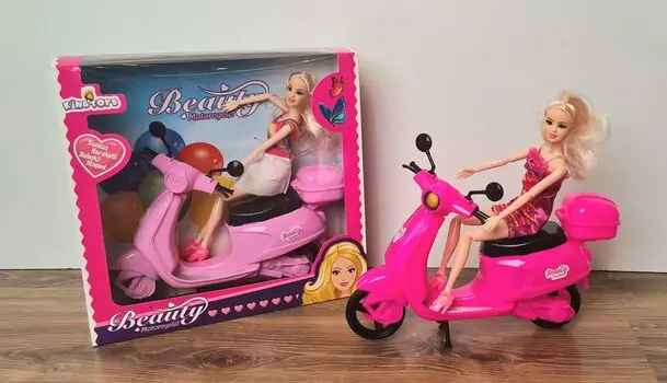Beauty girl with motorcycle King Toys-ის თოჯინა  მოპედით