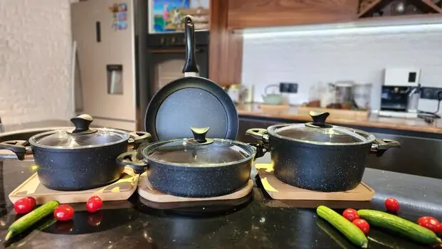Kitchen Cookware Set Black ქვაბების კომპლექტი