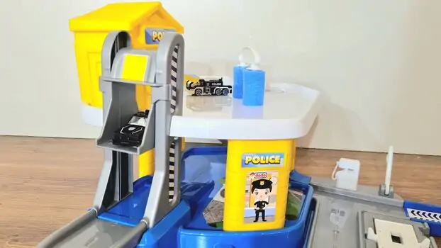 Dede 03348 2 LEVEL POLICE STATION GARAGE SET MEGA PIST სათამაშო ტრასა, 4 image