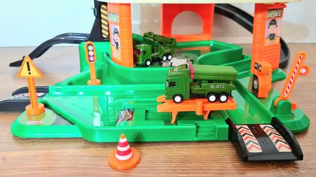 Dede 03340 MILITARY GARAGE SET სათამაშო ტრასა, 10 image