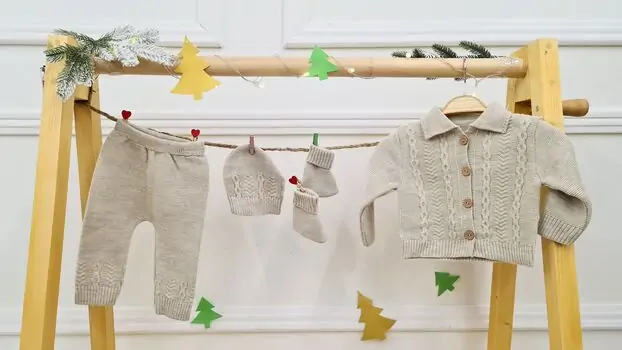 Beautiful Knitted Clothes Set Beige - საბავშვო ნაქსოვი ტანსაცმლის ნაკრები