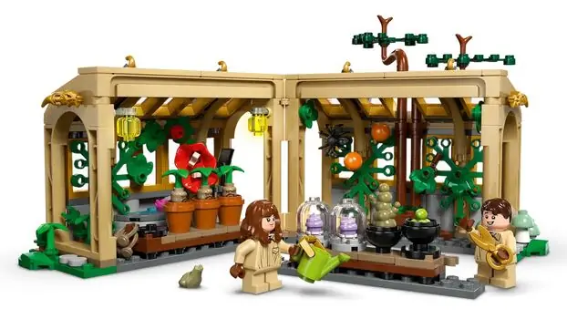 LEGO Harry Potter 76445 Hogwarts™ Castle: Herbology Class, 3 image