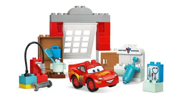 Lego Duplo 10456 McQueen's Visit to Doc's Garage, 4 image