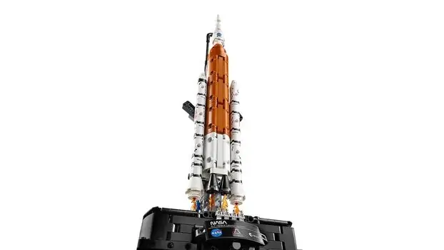 Lego Technic 42221 NASA Artemis Space Launch System Rocket, 3 image