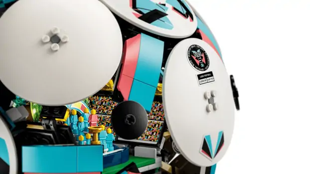 Lego Editions 43019 Soccer Ball, 3 image