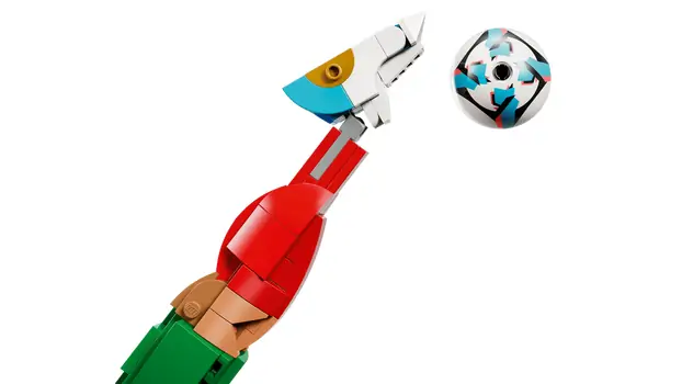 Lego Editions 43016 Cristiano Ronaldo – Soccer Legend, 3 image