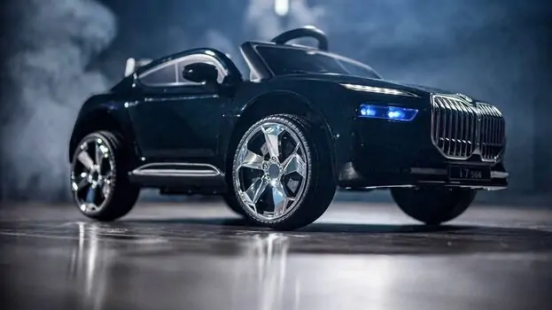 BMW I7 Electric Car Painted Black - ელექტრო მანქანა, 11 image
