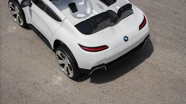 BMW I7 Electric Car White - ელექტრო მანქანა, 5 image