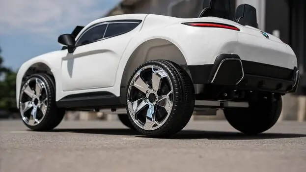 BMW I7 Electric Car White - ელექტრო მანქანა, 4 image